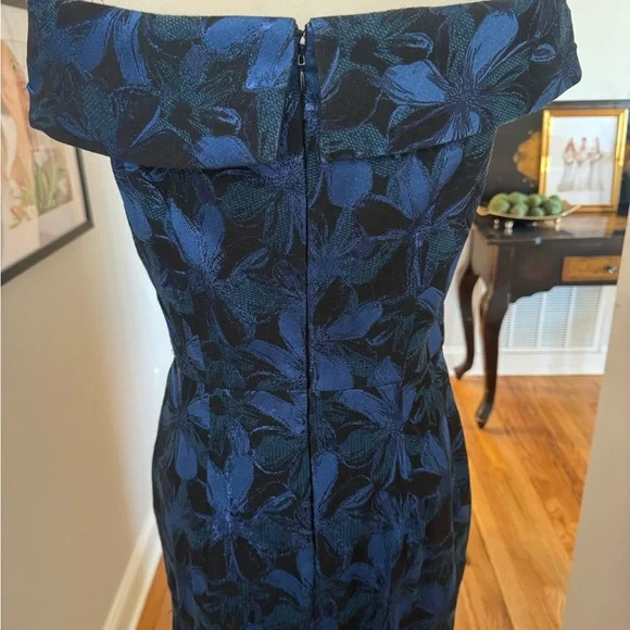 Elegant Blue Floral Off-Shoulder Dress - Picture 10 of 16